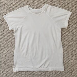 Athleta Girls In Motion Seamless T-Shirt - Size M